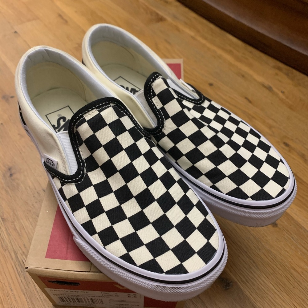 Checkered slip-on Vans - Men Size 5/Women size 7